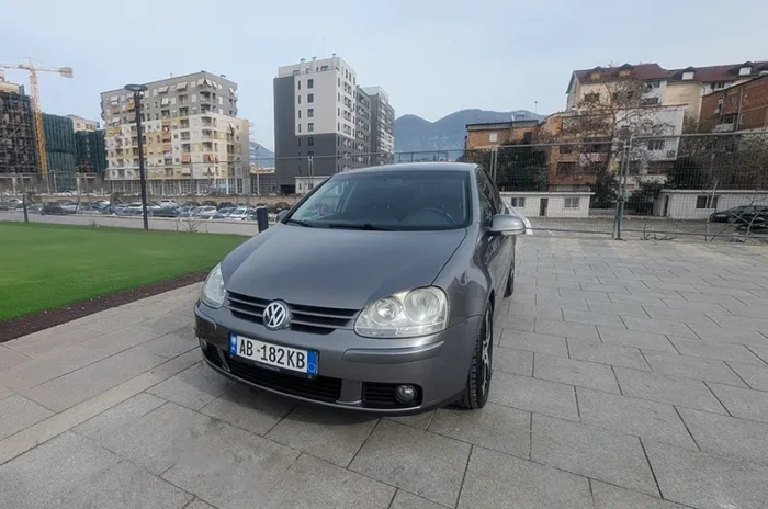 Golf 5 Gri