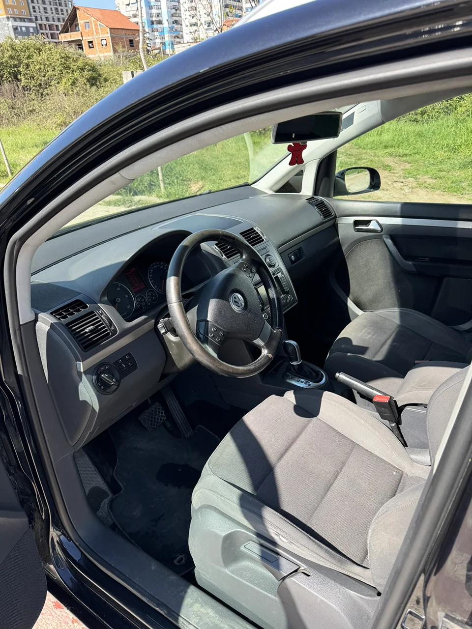 VW Touran 7 Seater – Car Rental Tirana | TiRental 14 - Car Rent in Albania Interior of VW Touran automatic 7 seater rental in Tirana (2)