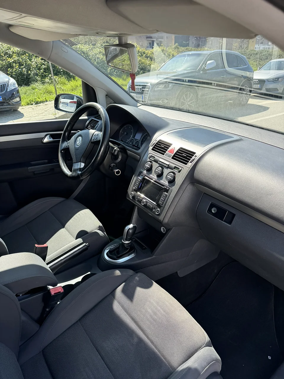 VW Touran 7 Seater – Car Rental Tirana | TiRental 13 - Car Rent in Albania Interior of VW Touran automatic 7 seater rental in Tirana (3)