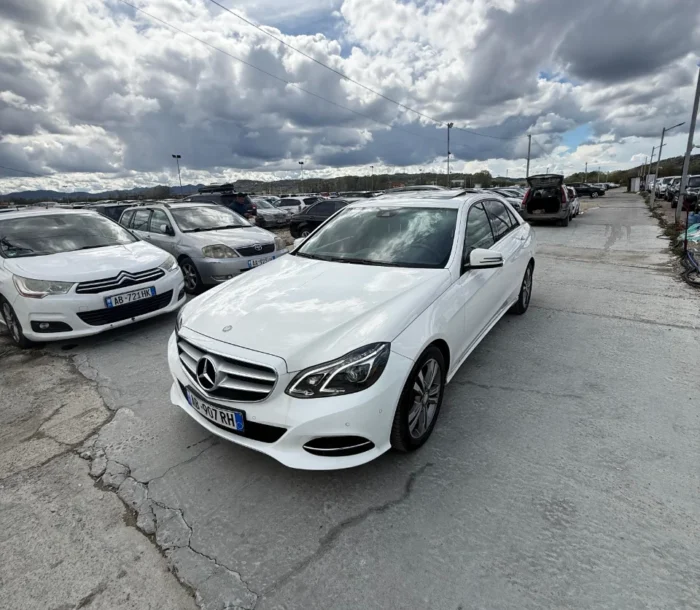 Mercedes E‑Class 2016 2.0 diesel automatic rental car with sunroof and air‑conditioning available in Tirana and at Tirana International Airport Rinas