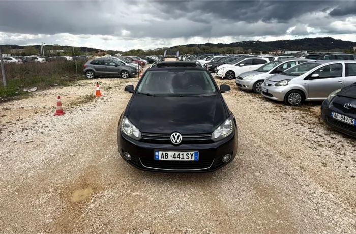 Volkswagen Golf 6 Variant 2013 2.0 diesel automatic station wagon with large trunk and sunroof available for rent in Tirana and at Tirana International Airport Rinas