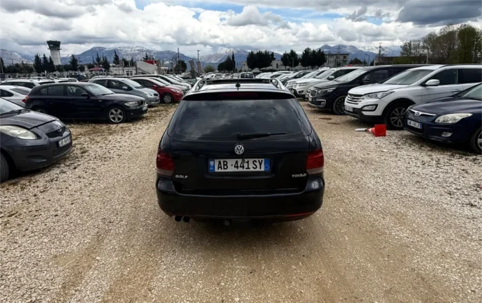 Volkswagen Golf 6 Variant 2013 2.0 diesel automatic station wagon with large trunk and sunroof available for rent in Tirana and at Tirana International Airport Rinas