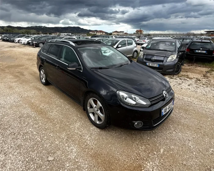 Volkswagen Golf 6 Variant 2013 2.0 diesel automatic station wagon with large trunk and sunroof available for rent in Tirana and at Tirana International Airport Rinas